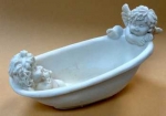 Engel Joy in der Badewanne, weiss